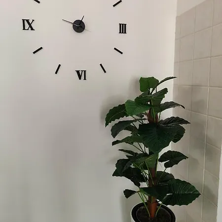 Apartment La *