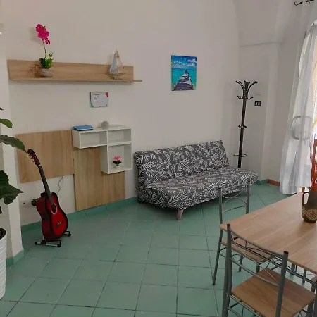 La Apartment *