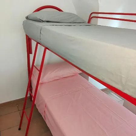 Apartment La *